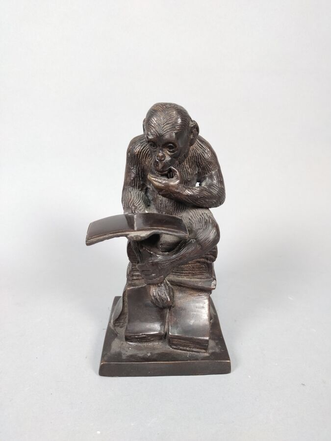 Null MODERN SCHOOL

Learned monkey

Bronze with dark brown patina

Height : 19 c&hellip;