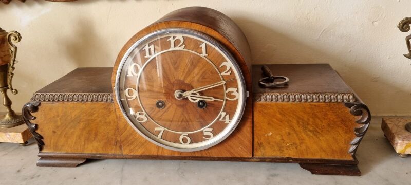 Null Reloj de chapa de madera, alrededor de 1940