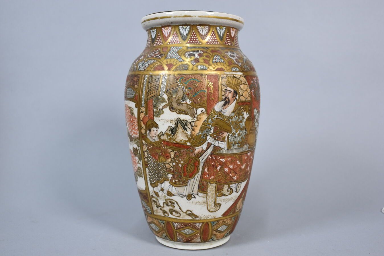 Null STASUMA GIAPPONE

Coppia di vasi in porcellana con decorazione di guerrieri&hellip;