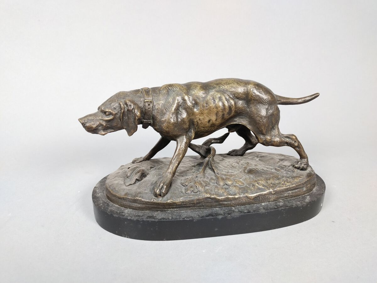 Null 约瑟夫-谢明(1823-1901)

徘徊中的狗

带有棕色铜锈的青铜器

阳台上有 "CHEMIN "字样。

高度：12厘米高度：12厘米