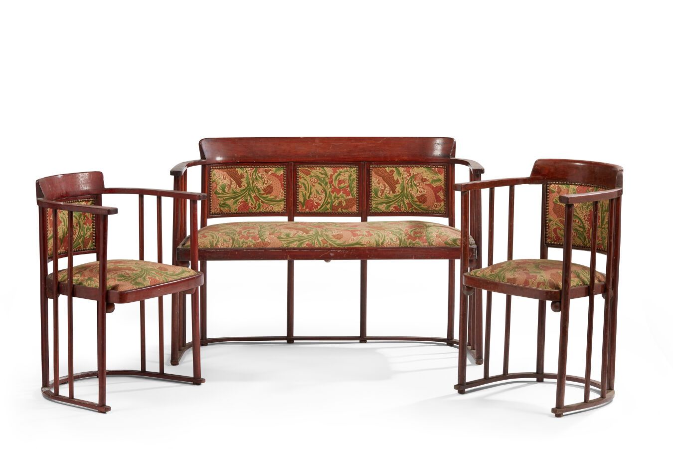 Null 约瑟夫-霍夫曼和J.&J.科恩（归于）。

起居室家具，包括各种型号的长椅和扶手椅

一些座位背面的标签

清漆木材

55 x 121 x 52厘米&hellip;