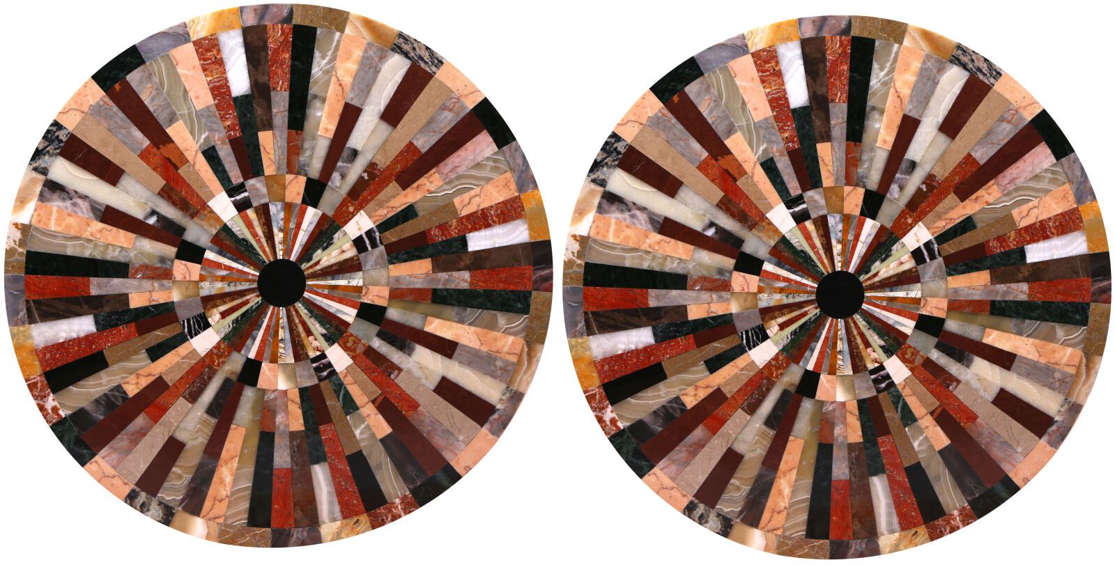 Null Pair of marble marquetry trays with radiant decoration. 

Diameter : 60 cm