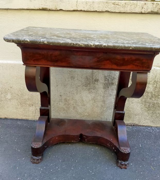 Null Mahogany and mahogany veneer console, grey marble top

Louis Philippe perio&hellip;