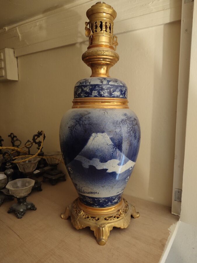 Null Pareja de lámparas de aceite con decoración de paisajes en azul y blanco, m&hellip;