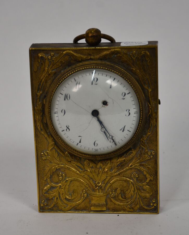 Null Wall clock in gilded bronze decorated with a flower basket and acanthus lea&hellip;