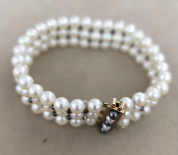 Null Bracelet trois rangs de perles de culture choker alternées de petites perle&hellip;