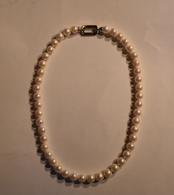Null Collar de cuarenta y seis perlas de gargantilla cultivadas, el cierre en pl&hellip;