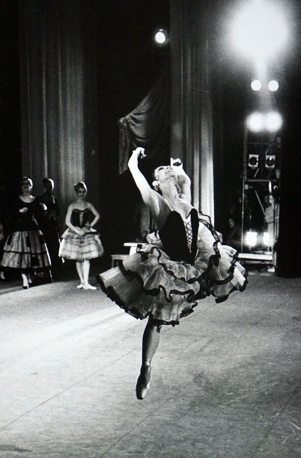 大剧院芭蕾舞团1972年4月马克西莫娃复古印刷品，尺寸26 x 17.7厘米