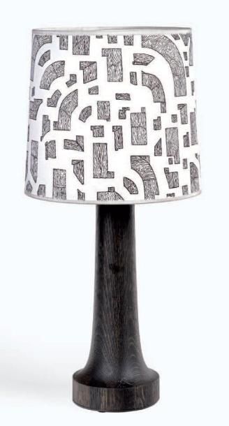 Collection GILLES & BOISSIER Aurore. Lampe avec pied colonne en métal et bois de&hellip;