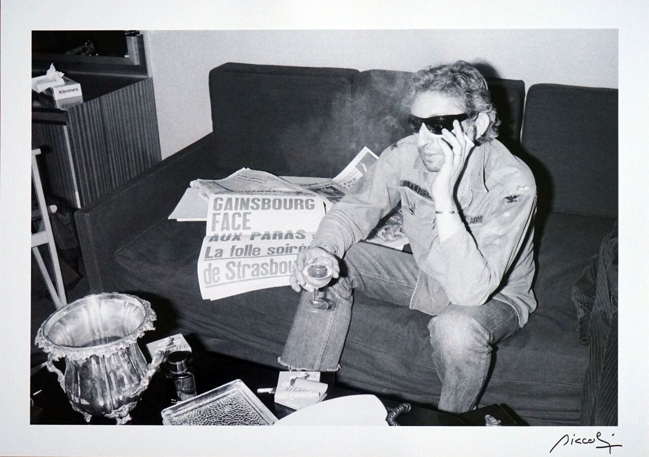 Null Serge Gainsbourg in seiner Garderobe im Palace
Abzug auf Silberpapier, Form&hellip;