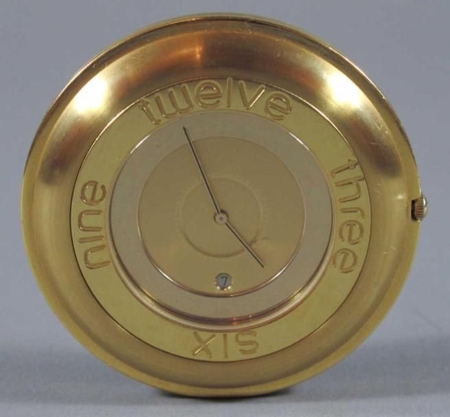 Null VACHERON CONSTANTIN, Genève
Montre de bureau circulaire en métal doré, le f&hellip;