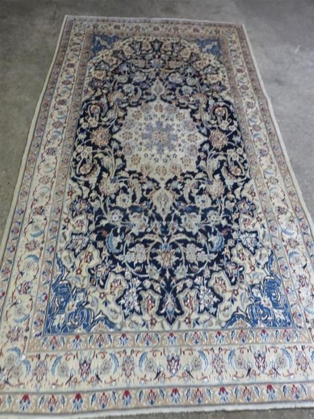 Null Tapis Nain laine et soie (chaîne et trame en coton, velours en laine et soi&hellip;