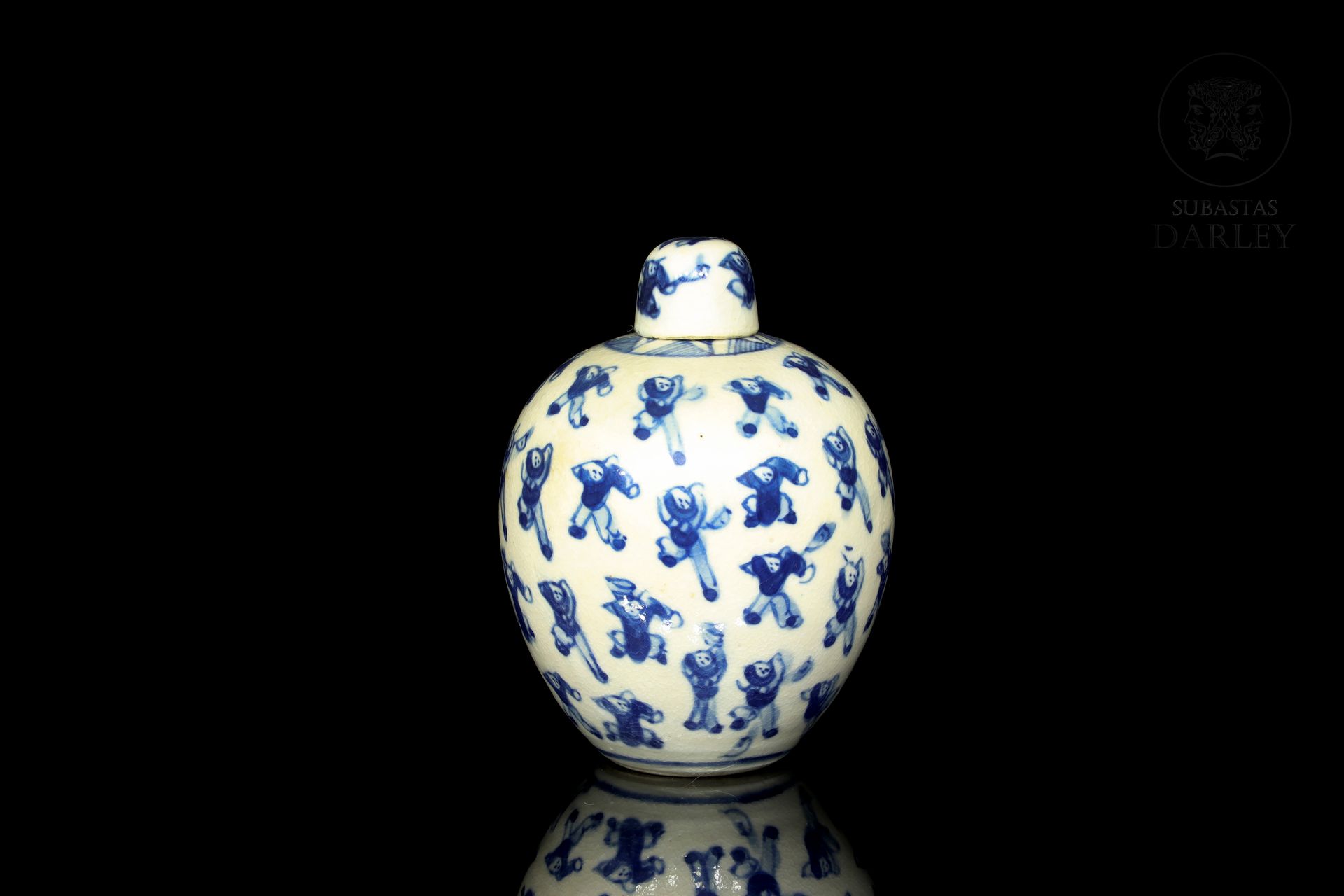 Vasija con tapa de porcelana china, dinastia Qing 
Vase miniature en porcelaine,&hellip;