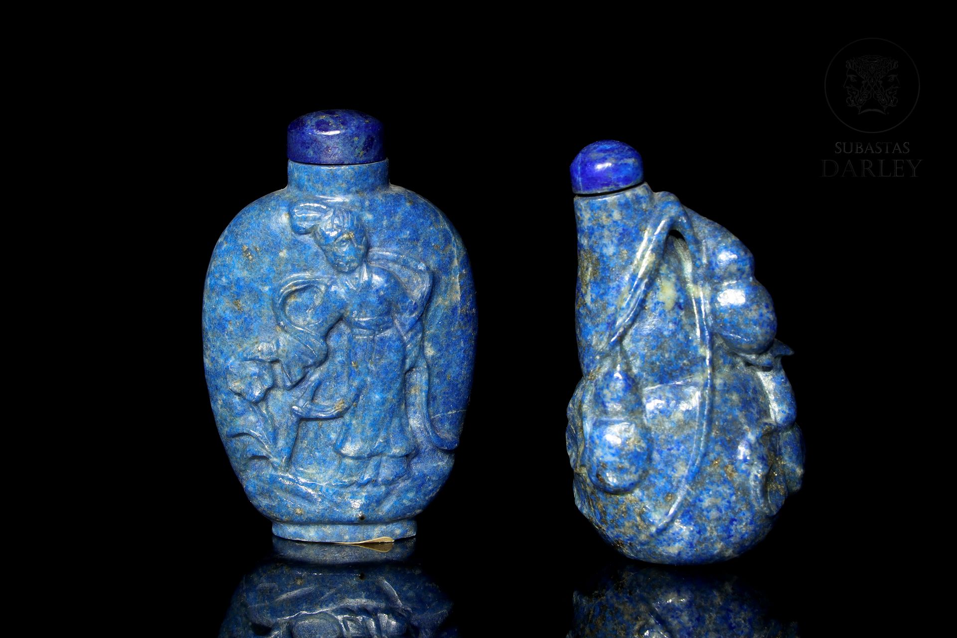Dos botellas de rapé de lapislázuli, S.XX 
Lapis-lazuli sculpté en forme de flac&hellip;