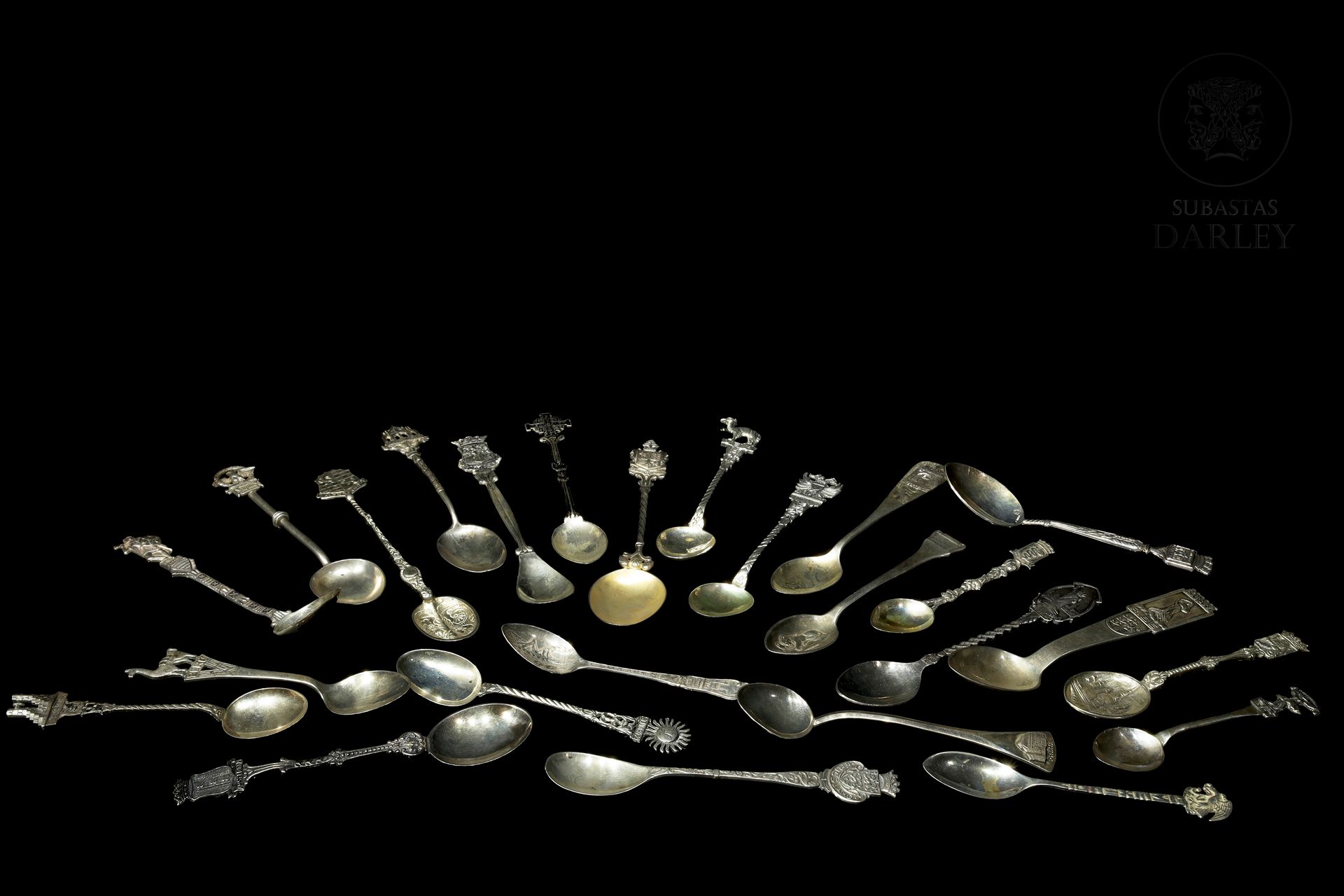 Lote de cucharas de plata, ley 800, de diferentes nacionalidades, S.XX 
Composé &hellip;
