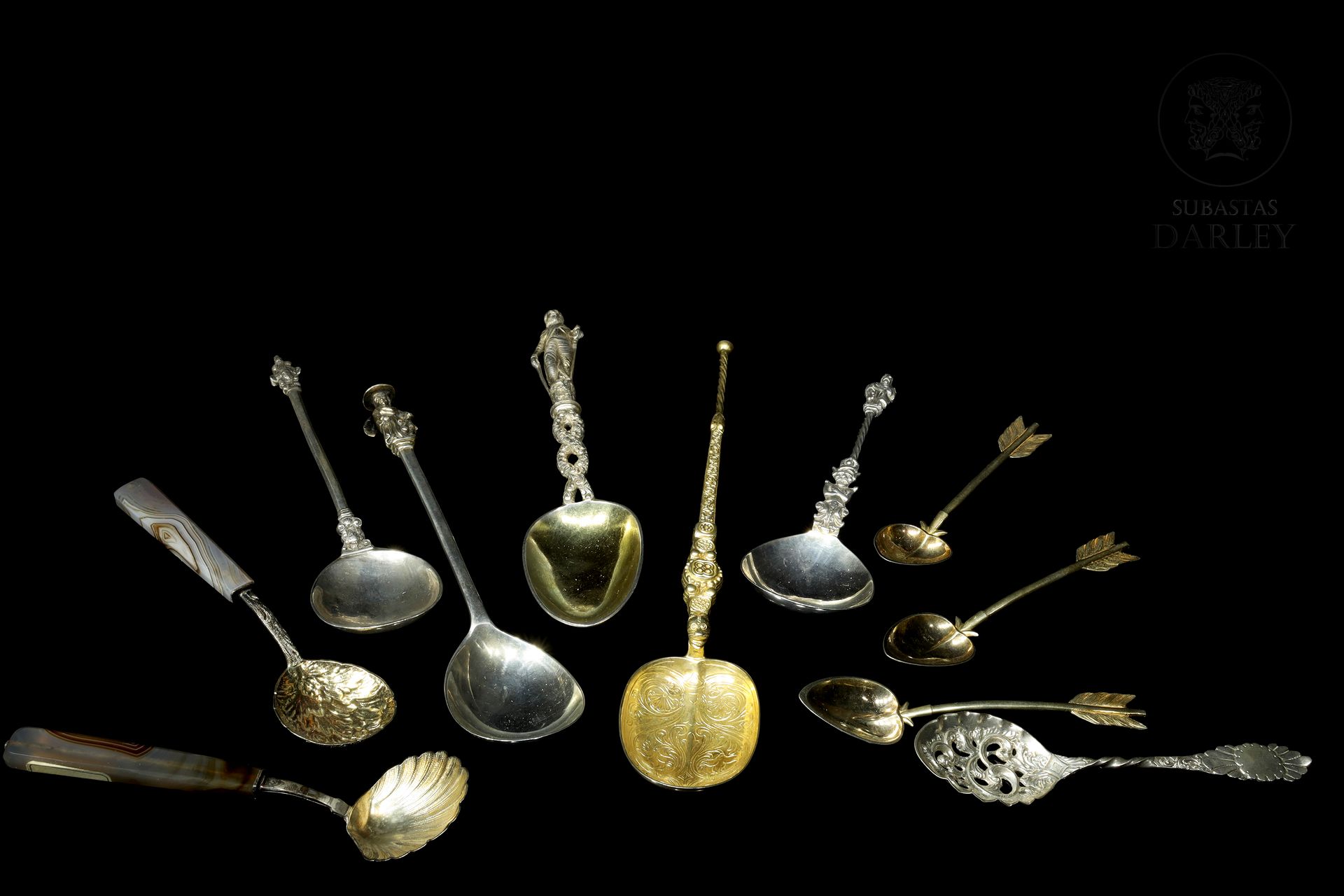 Cucharas de plata decorativas, S.XIX - pps.S.XX 
Ensemble de 11 cuillères en arg&hellip;