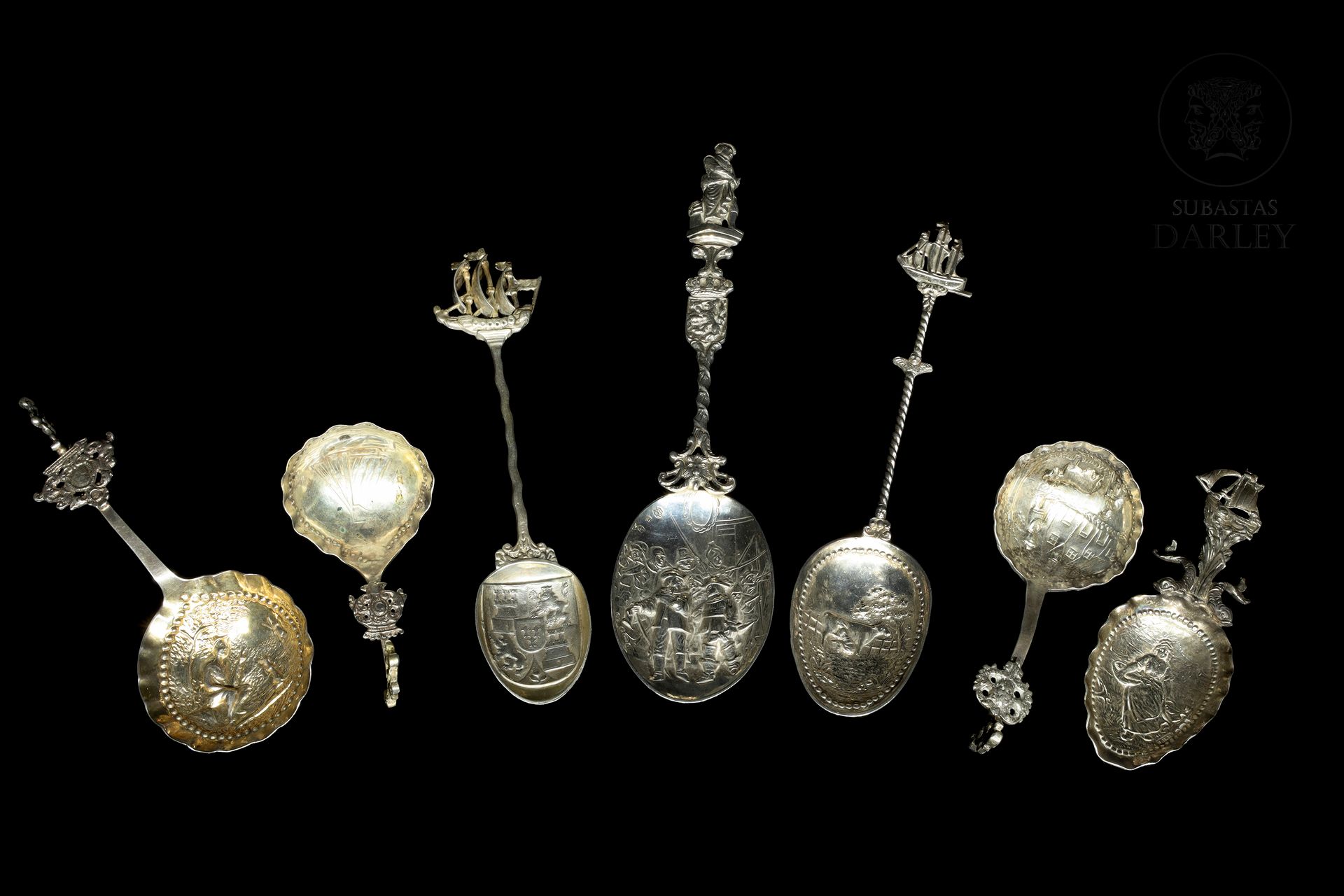 Lote de cucharas decorativas de plata alemana, S.XIX 
Composé de sept cuillères &hellip;