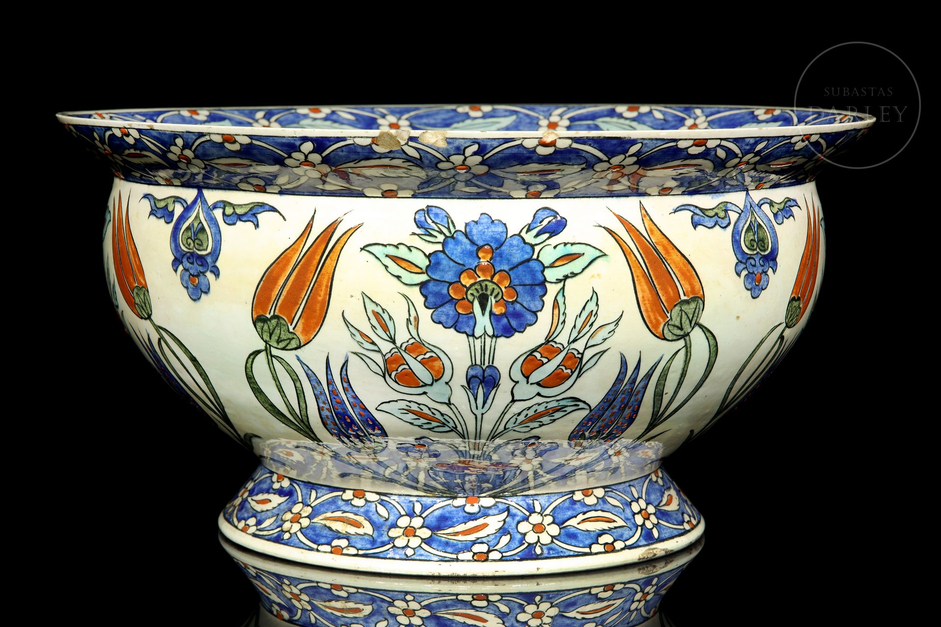 Maceta de cerámica Samson estilo Iznik, siglo XIX 这是一件精美的圆形壶，壶口呈倒三角形，壶底呈喇叭形，壶身呈圆&hellip;
