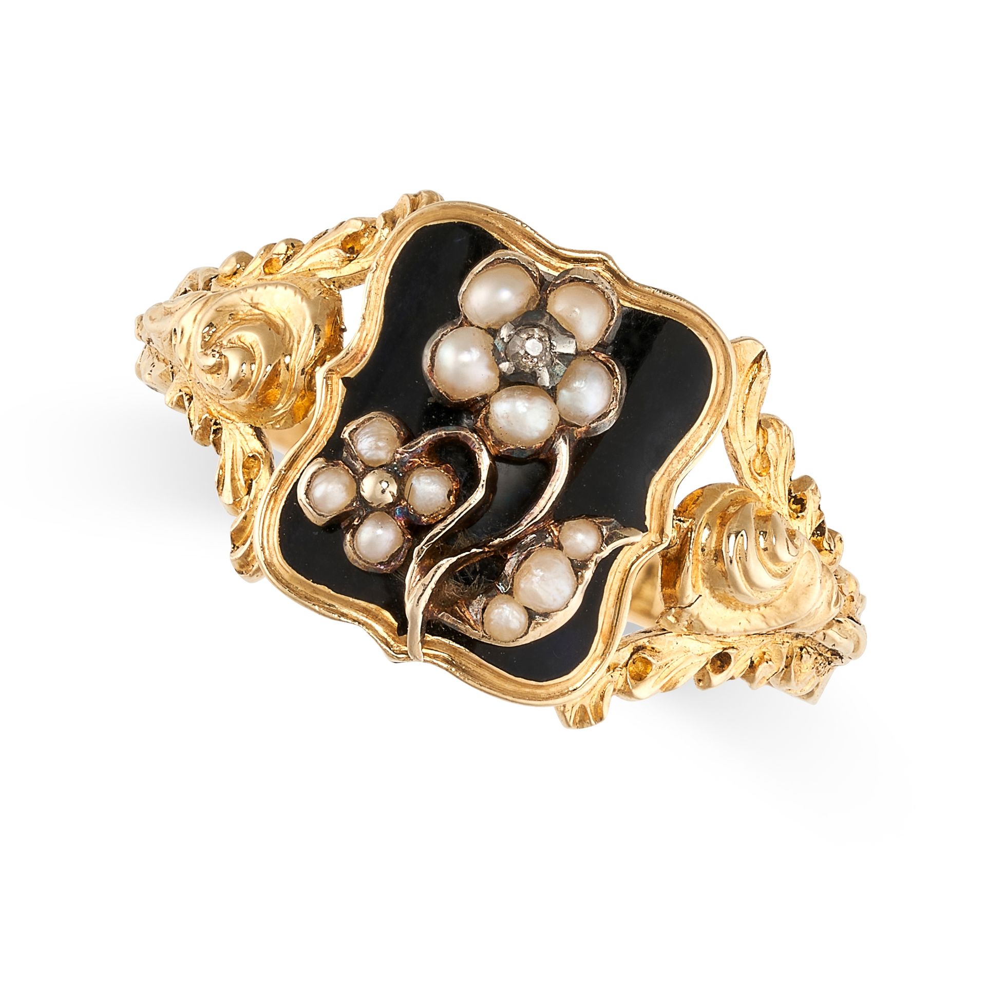 Null 无保留 - ANTIQUE WILLIAM IV 珍珠和珐琅悼念吊坠戒指，1836年以18K黄金制成，盾形的表面有一个忘记我的花的图案，用一个古老的切&hellip;