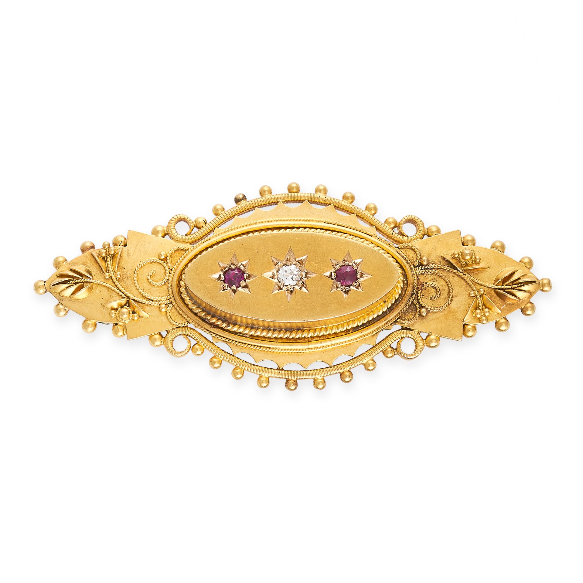 Null NO RESERVE - AN ANTIQUE RUBY AND DIAMOND BROOCH in 15ct yellow gold, set wi&hellip;