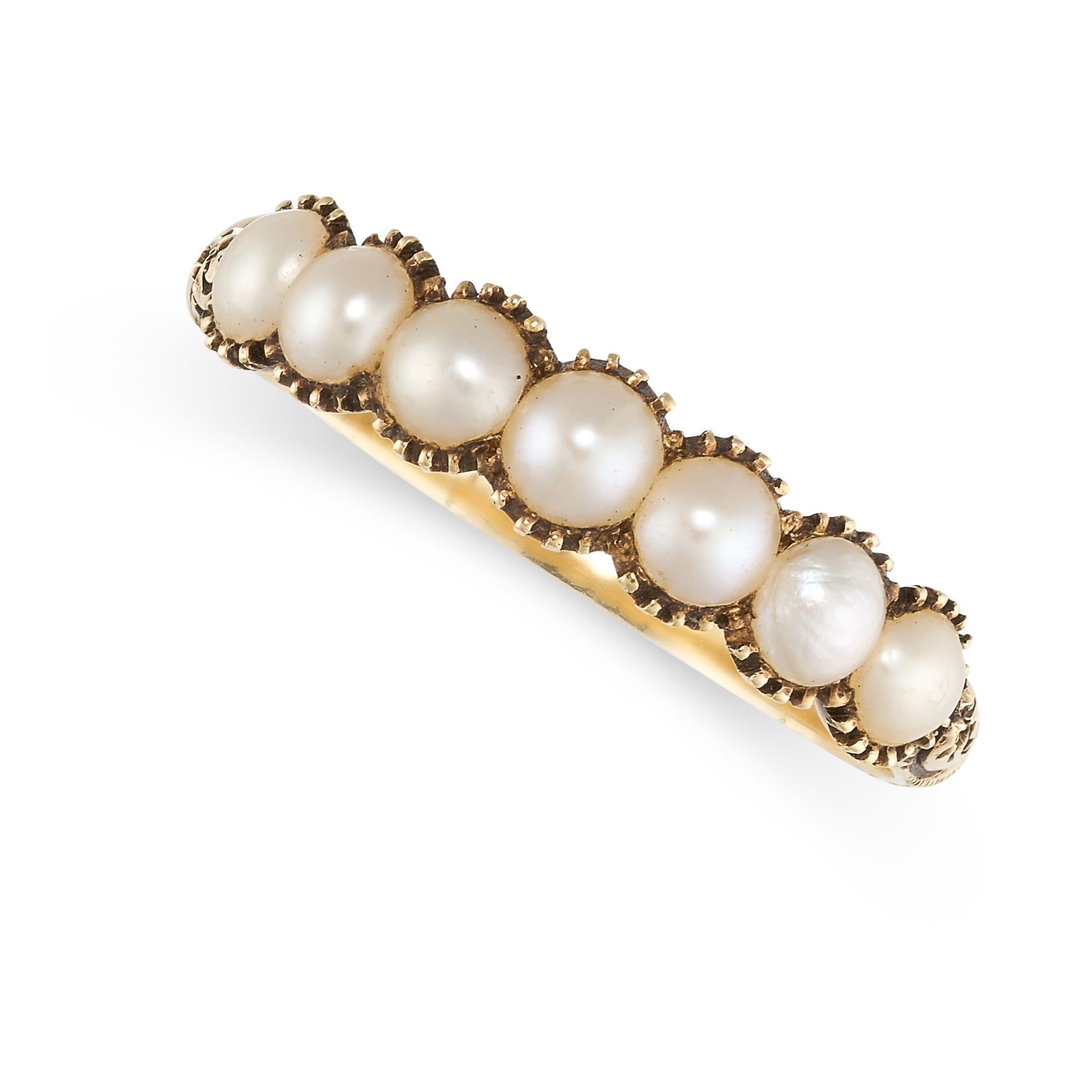 Null 无保留 - ANTIQUE PEARL HALF ETERNITY RING, 19TH CENTURY 黄金，带子上镶有七颗半珍珠，肩部有高浮雕卷轴&hellip;