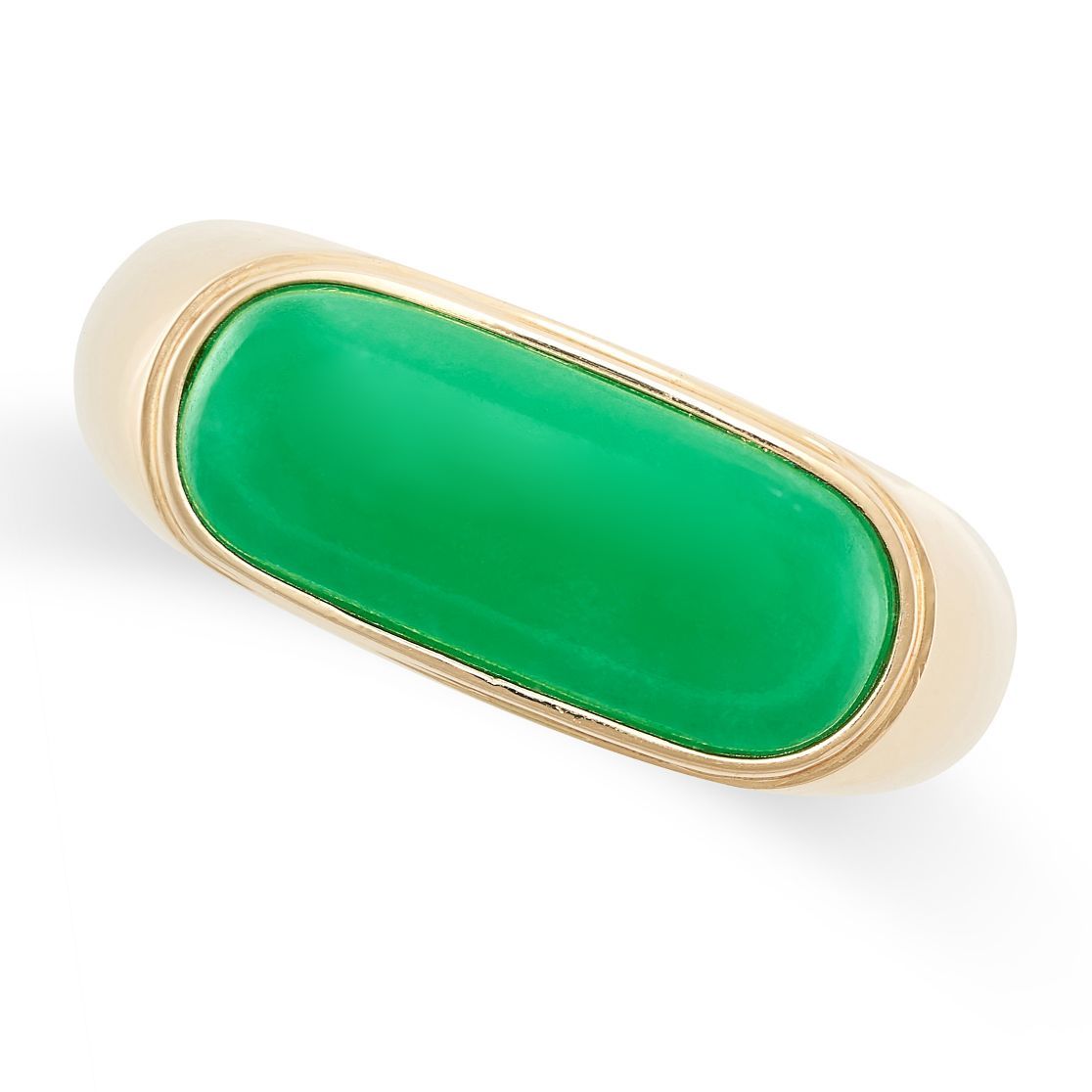 Null A JADEITE JADE RING in 14ct yellow gold, set with piece of polished jadeite&hellip;