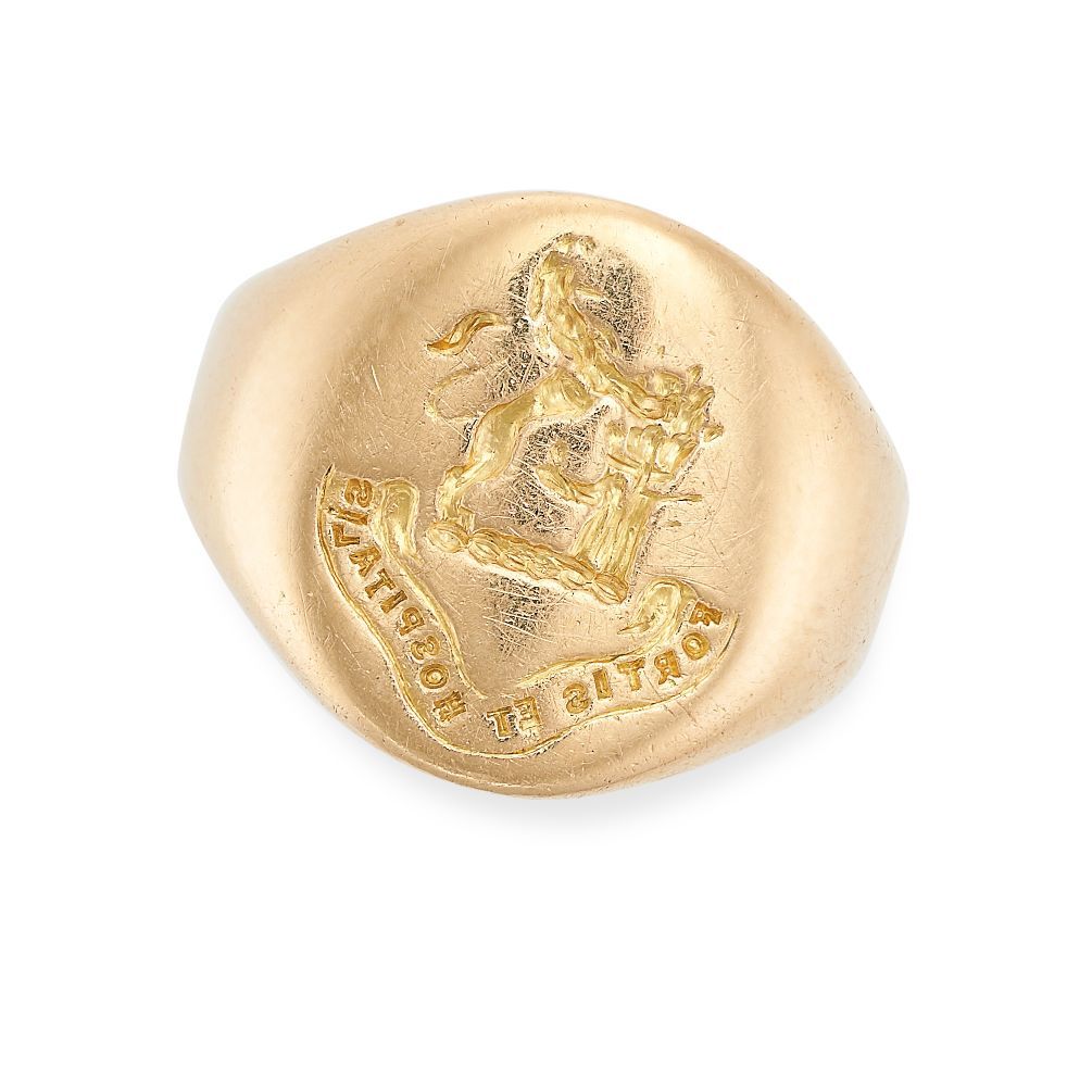 Null A VINTAGE SEAL / SIGNET RING in 18ct yellow gold, the oval face engraved wi&hellip;