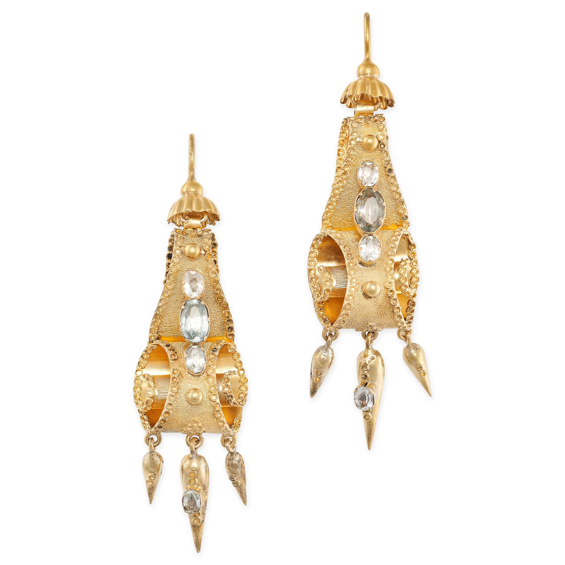 Null A PAIR OF ANTIQUE AQUAMARINE DROP EARRINGS, 19TH CENTURY in yellow gold, th&hellip;
