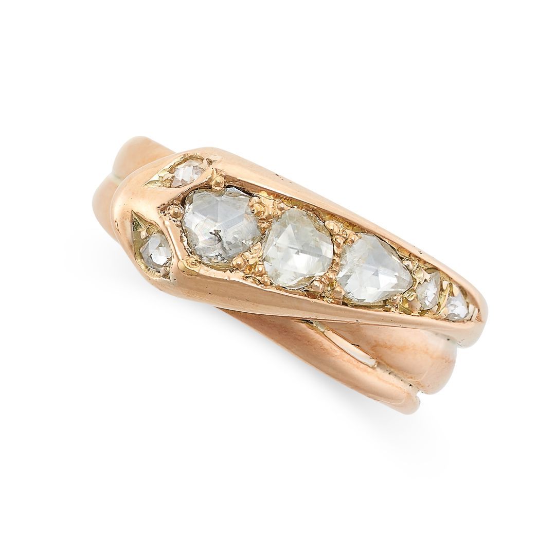 Null 黄金钻石蛇形戒指，盘绕设计，镶嵌渐变的玫瑰式切割钻石，无鉴定标志，尺寸为M/6，重5.4克。