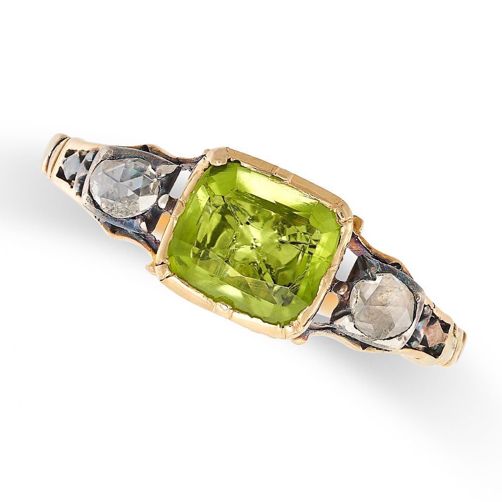 Null AN ANTIQUE PERIDOT AND DIAMOND RING in yellow gold and silver, set with a c&hellip;