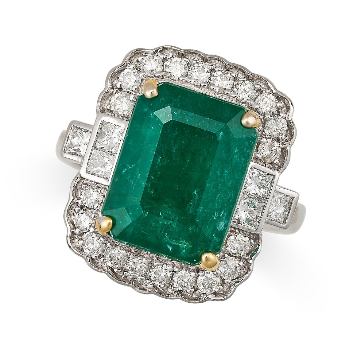 Null 18K白金祖母绿钻石戒指，镶有一颗6.54克拉的祖母绿，边框为圆形明亮式切割和公主式切割钻石，印有750，尺寸为M1/2 / 6.5，9.6克。