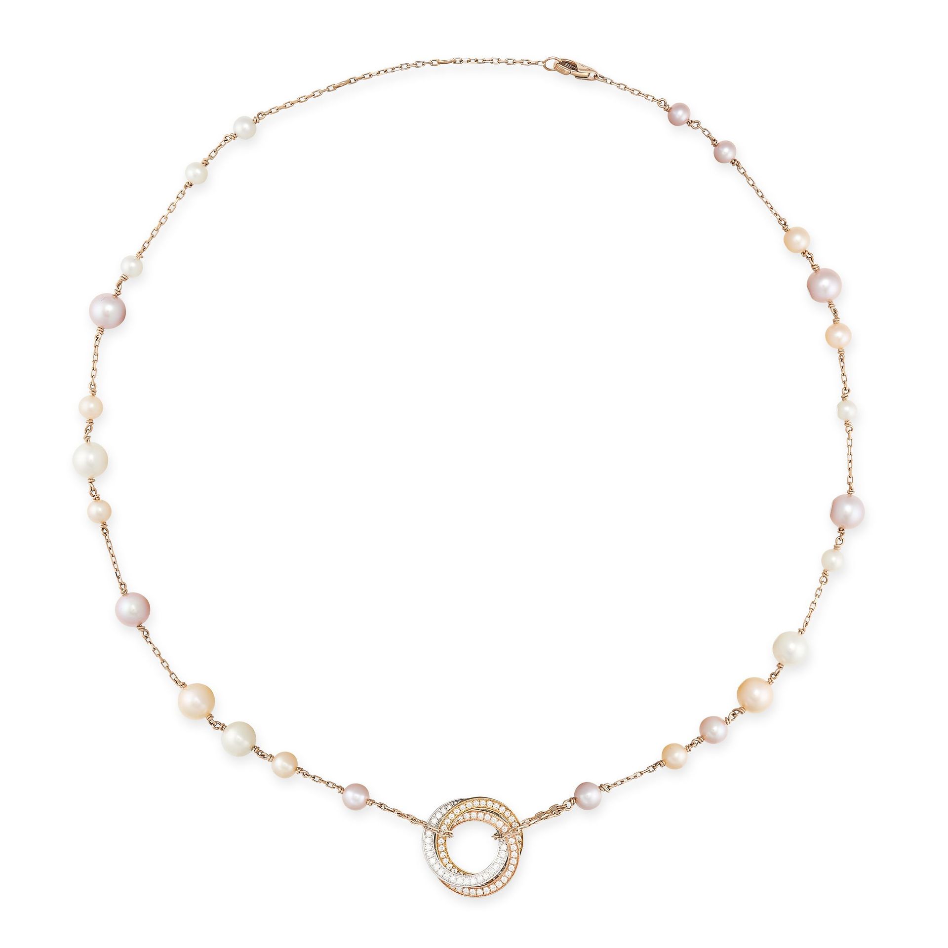 Null 卡地亚，18K玫瑰金三位一体珍珠项链，包括一条多色珍珠项链和一个密镶钻石的三位一体吊坠，设计为三个互锁的玫瑰金、黄金和白金的开放圆环，署名卡地亚并有编&hellip;