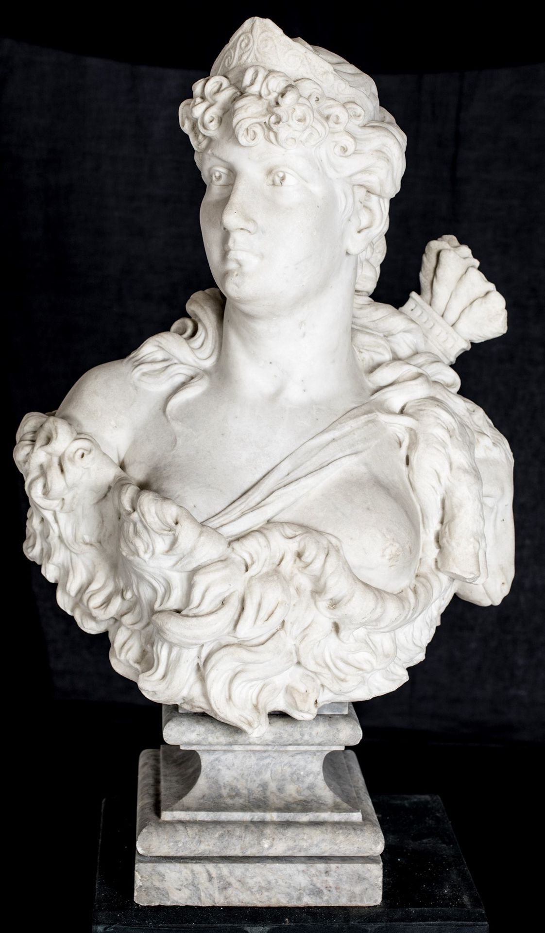 White marble bust, 18th century depicting Elisa Baciocchi Bonaparte as Diana par&hellip;