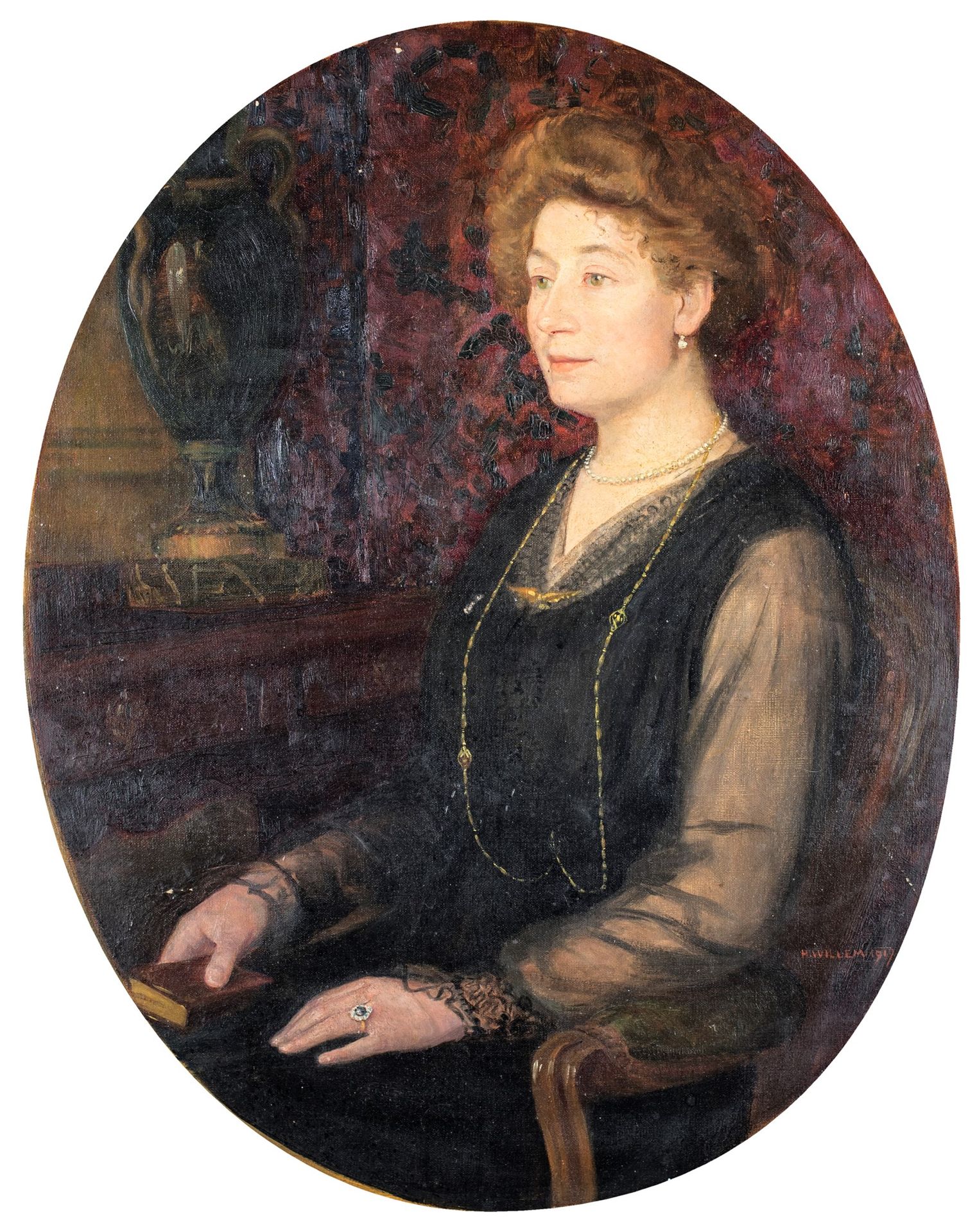 Oval portrait of a noblewoman Rectangular frame in gilded wood