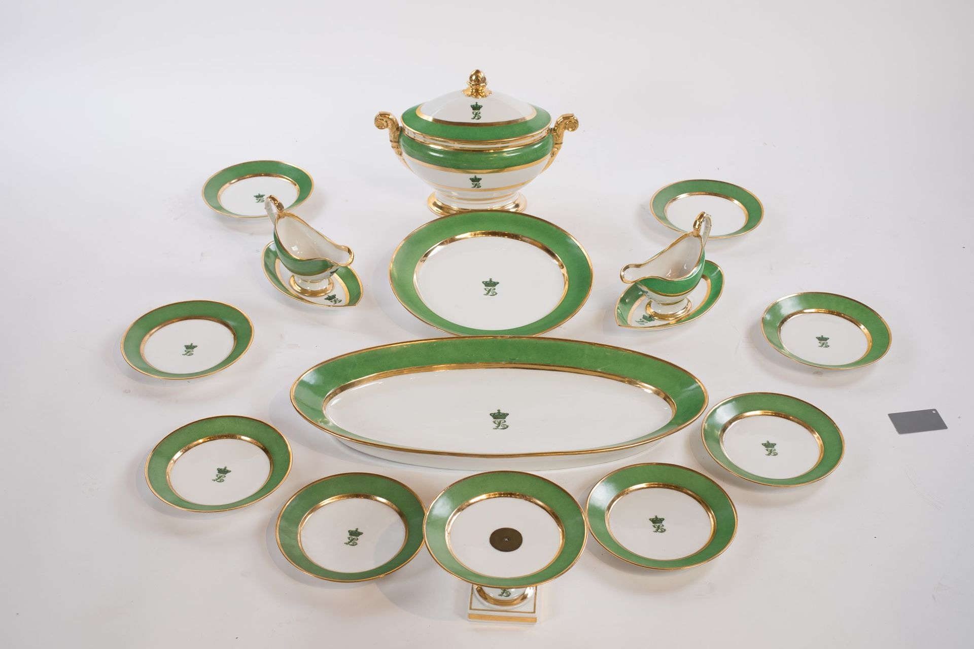 Green and gold porcelain tableware consisting of 35 elements, mid-20th century d&hellip;