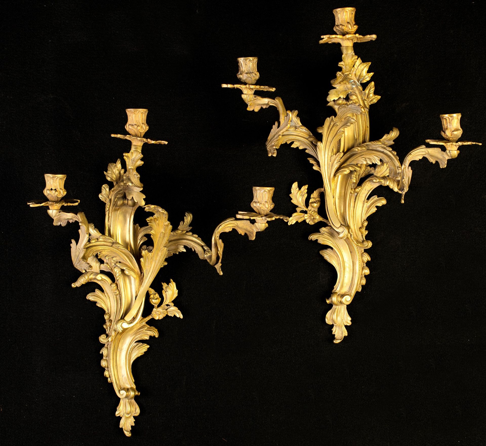 Pair of three-light gilt bronze appliques, 19th century 有成型的手臂和支撑物，特点是有长长的、不同程度的&hellip;