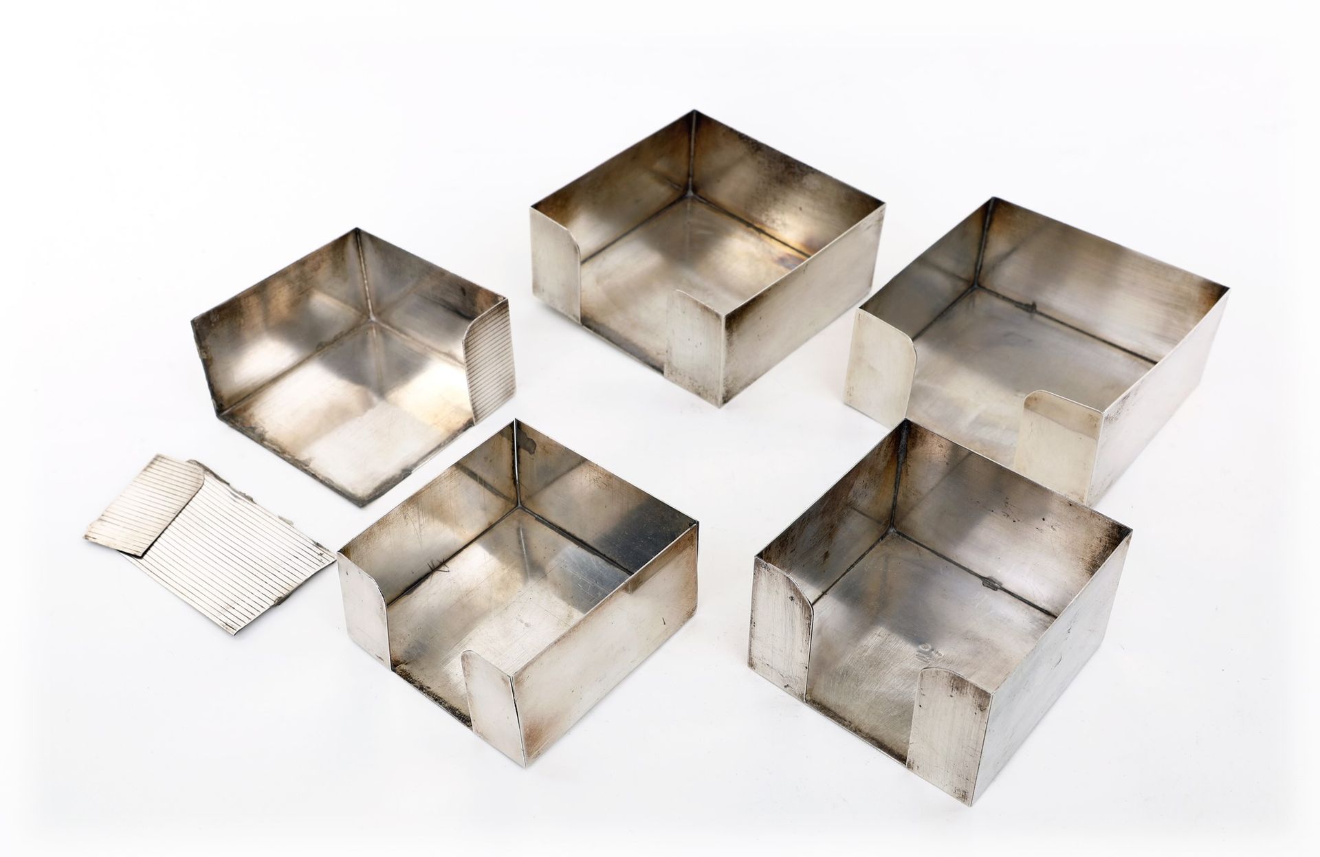 Cinque contenitori portablocchetto da scrivania in argento 925, manifattura arti&hellip;