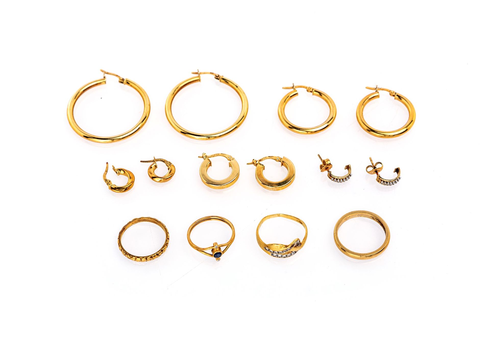 Lot of 5 pairs of earrings and 4 rings #VALUE!