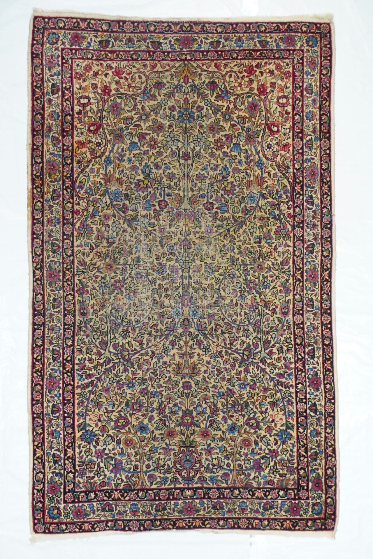 Null Tapis Lavar Kerman, 3'2'' x 5'9''