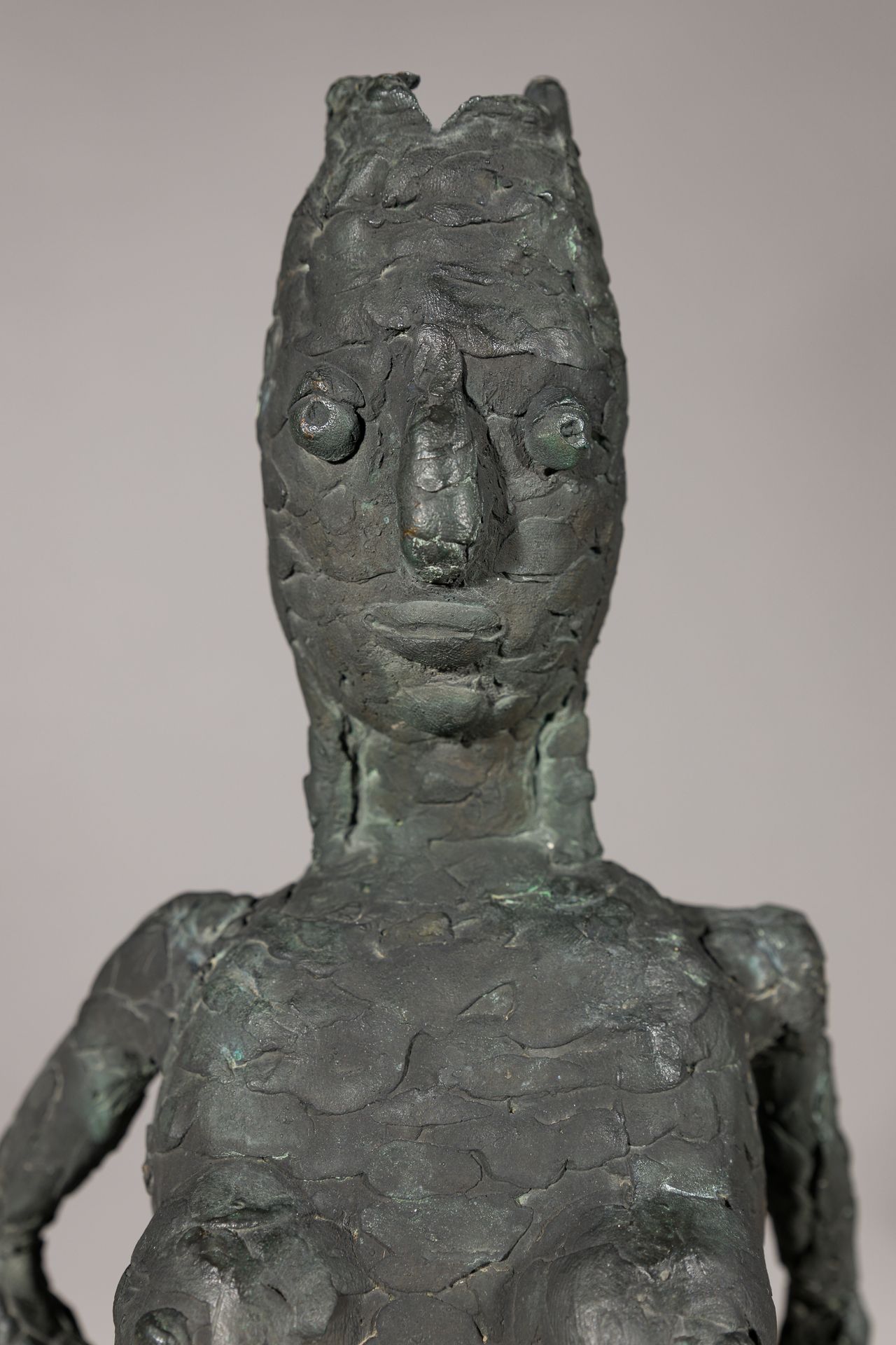 Bottoli, Oskar 站立的女性裸体，1971年
空心青铜
有图案和日期
71,5 x 19,5 x 12厘米

奥斯卡-博托利在1945-1953年就&hellip;