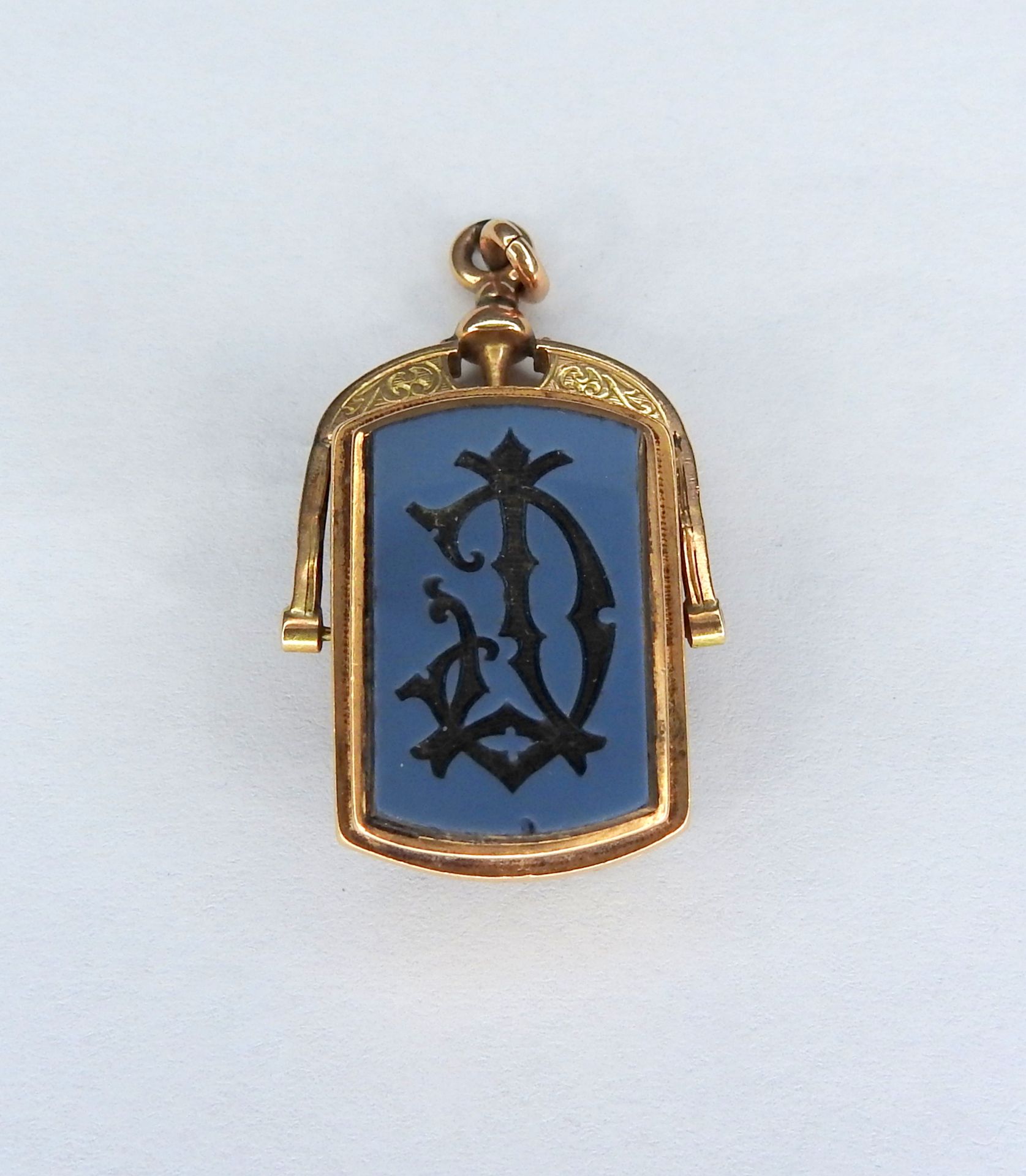 Drehbares Foto-Medaillon Metal gold plated. Rectangular pendant hinged on the sh&hellip;