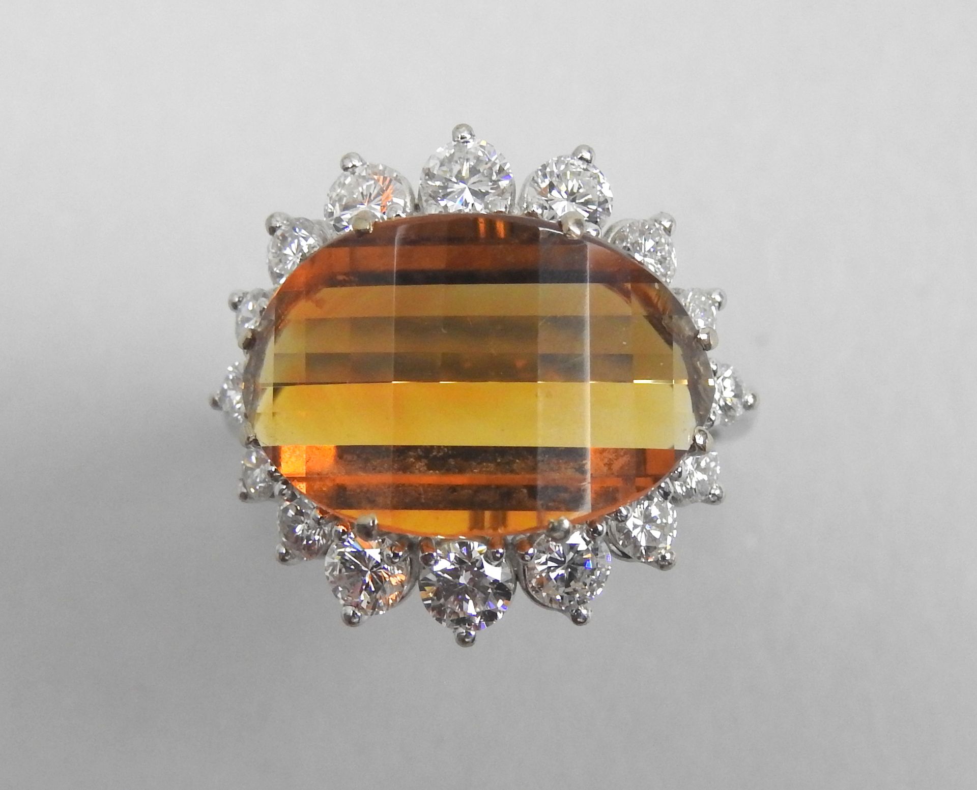 Großer Citrin-Diamant-Ring Or blanc 18 K avec grande citrine d'environ 5 ct et d&hellip;
