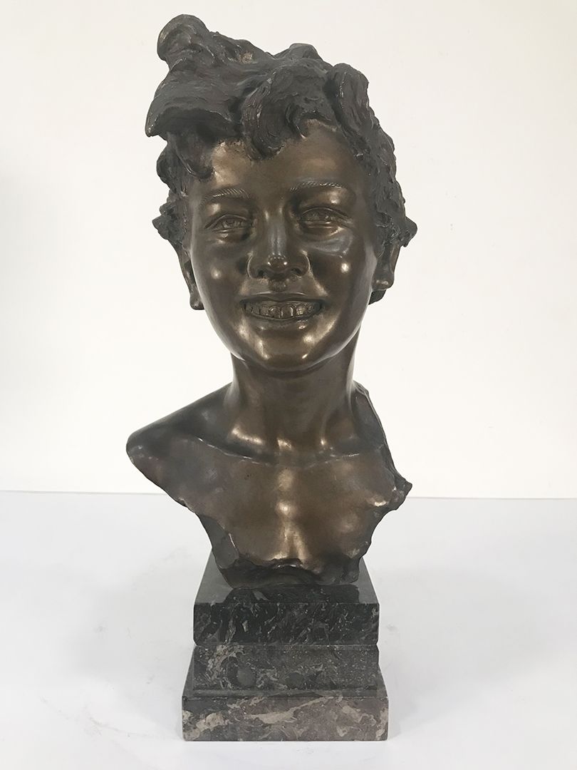 Cinque Vincenzo (Napoli 1852 - 1929) Bust of a boy
bronze sculpture
signature: b&hellip;