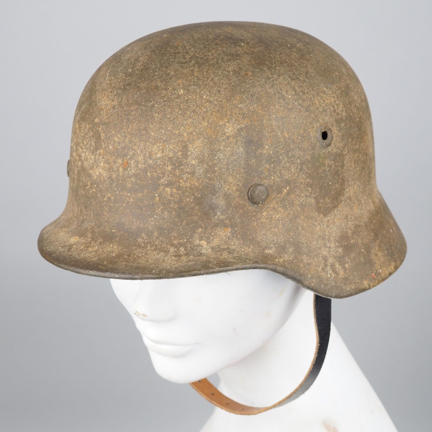 Null Wehrmacht, steel helmet M-40 Rautarn with orig. Lining
M40 steel helmet, pu&hellip;