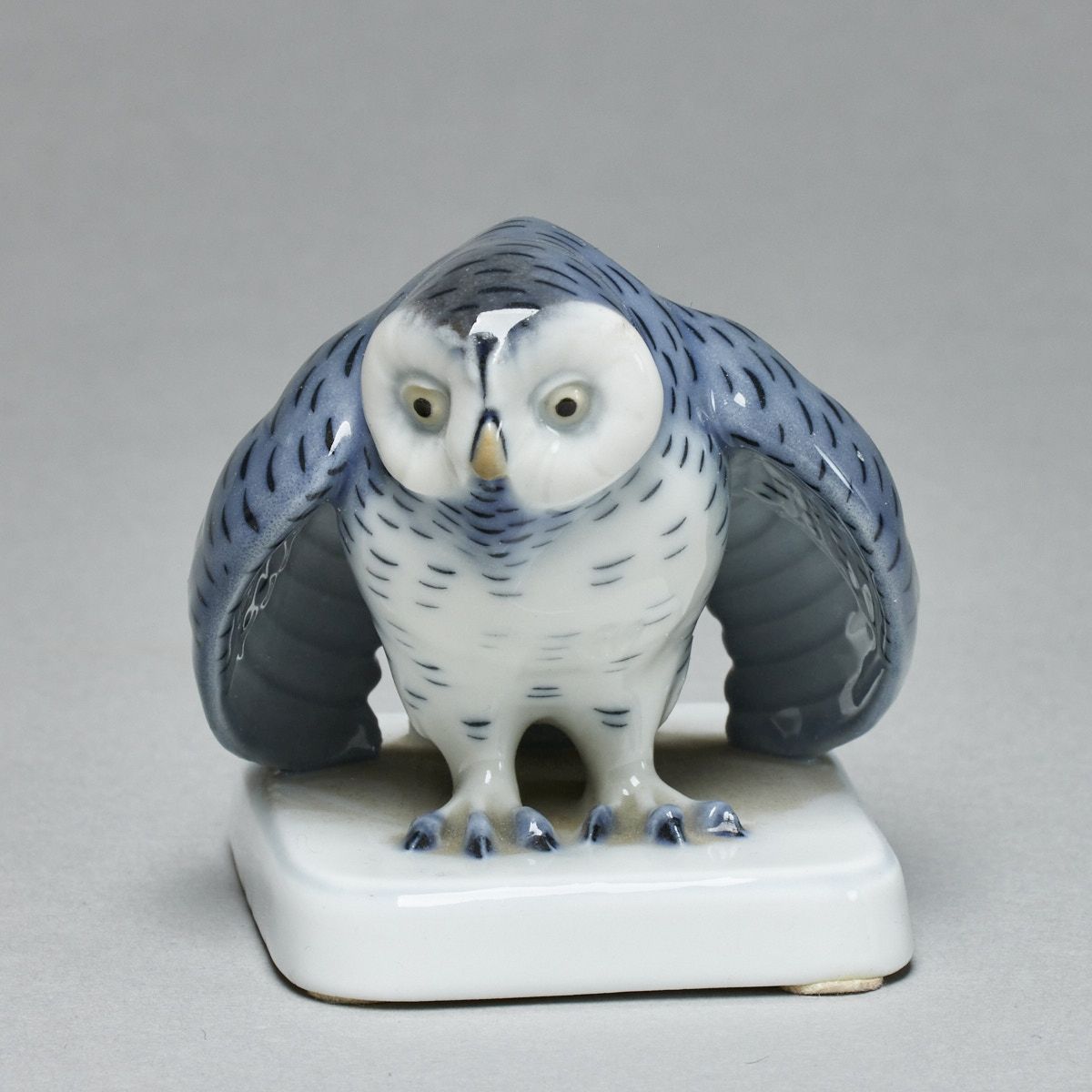 Owl on rectangular base Metzler & Ortloff, Ilmenau until…