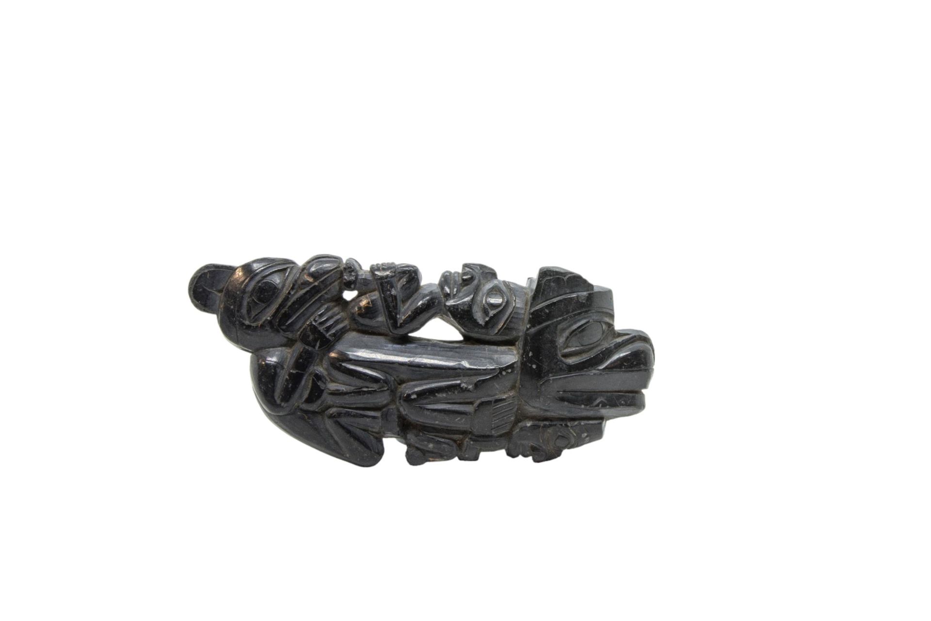 Null A HAIDA ARGILLITE SMALL PIPE Probably 19th century, 12.5cms