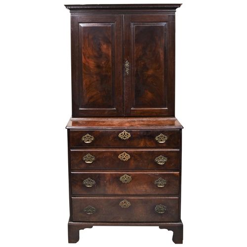 Null A GOOD GEORGE III MAHOGANY CABINET ON CHEST CIRCA 1760 with a moulded corni&hellip;