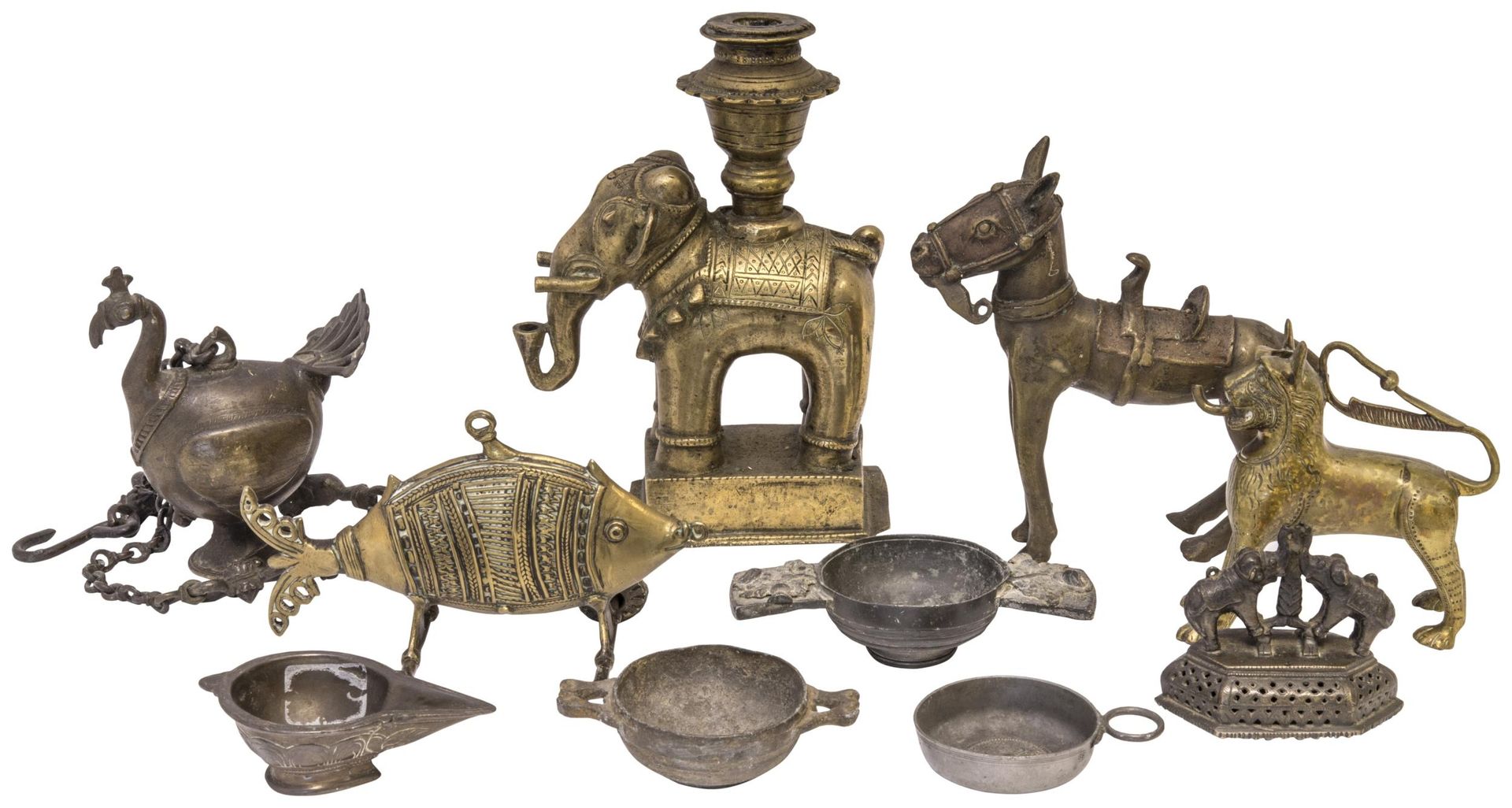 Null BOUTON DE BOUGIE ELEPHANT EN CUIVRE INDIEN, un cheval, un poisson à roue, u&hellip;
