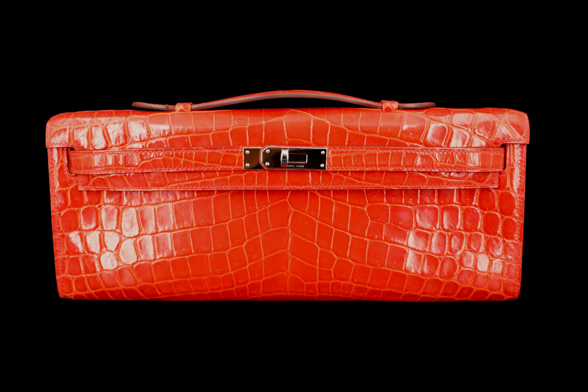 Hermès Pochette Hermès Kelly Cut en crocodile lissé couleur sanguine, fermoir pa&hellip;