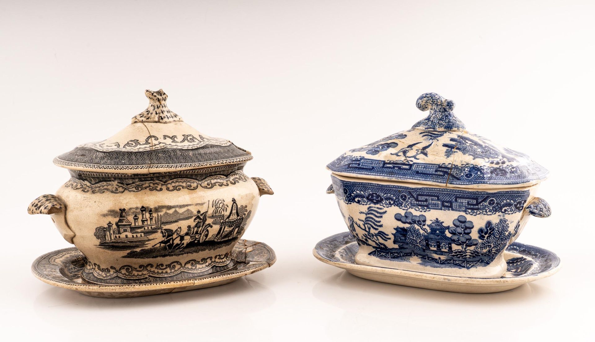 Null 两个陶制酱缸


英国 19世纪末


h 15 cm


损害和修复